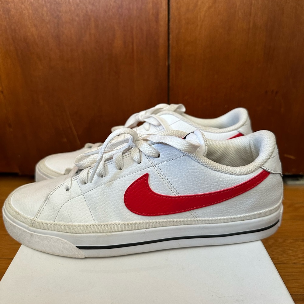 Nike Classic White and Red Sneakers - Picture 2 of 5